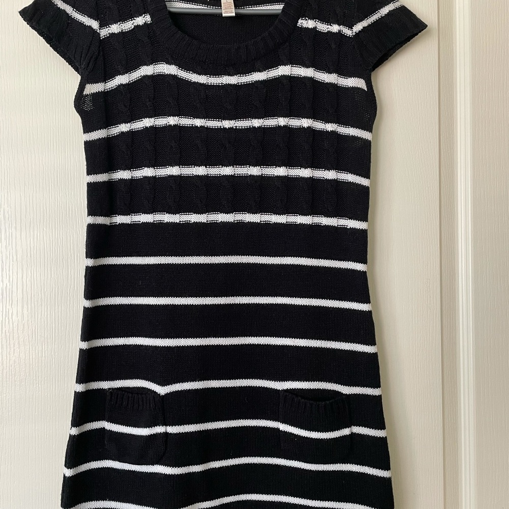 Dress - Picture 4 of 4
